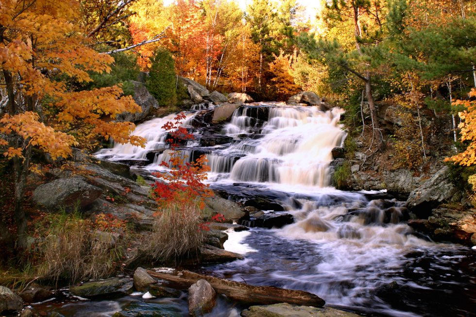 Duchesney-Falls-Hiking-Trail-North-Bay-Ontario-980x653